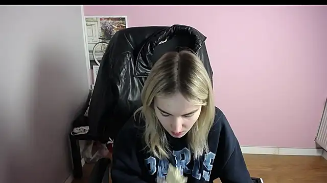 Snapshot of viktoria_lovely chatting on 02.16.26 viktoria lovely online show from 02.16.26