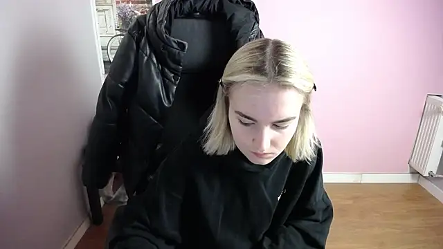 Snapshot of viktoria_lovely chatting on 02.18.26 viktoria lovely online show from 02.18.26