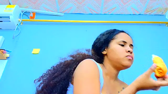 makena18 online show from 02.15.25