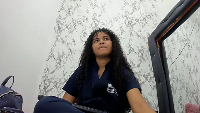 makena18 online show from 10.19.25