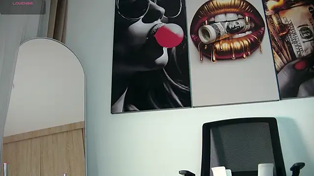 aidaadams online show from 12.18.25