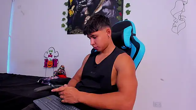 Snapshot of Bray_Kevin chatting on 12.06.24 Bray Kevin online show from 12.06.24