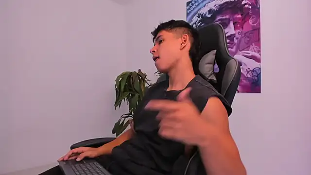 Snapshot of Bray_Kevin chatting on 02.07.25 Bray Kevin online show from 02.07.25