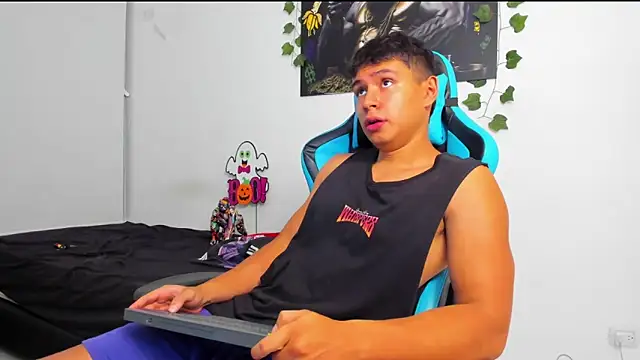 Snapshot of Bray_Kevin chatting on 02.11.25 Bray Kevin online show from 02.11.25