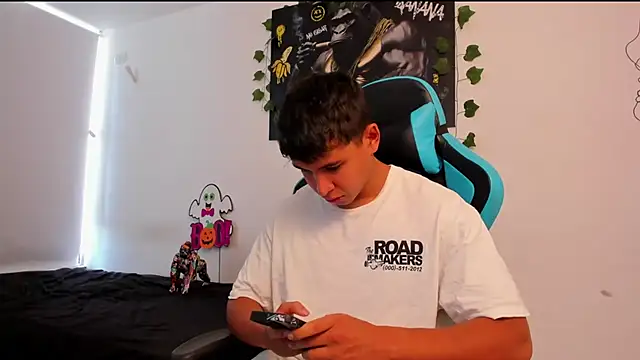 Snapshot of Bray_Kevin chatting on 02.15.25 Bray Kevin online show from 02.15.25