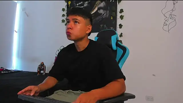 Snapshot of Bray_Kevin chatting on 02.23.25 Bray Kevin online show from 02.23.25