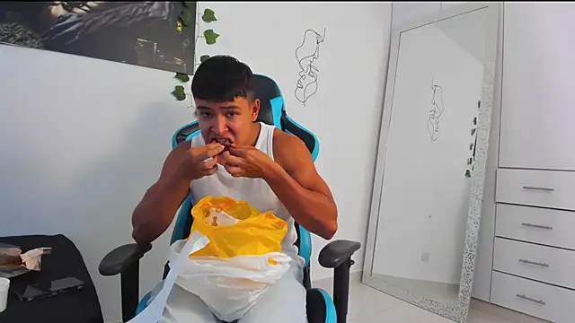 Snapshot of Bray_Kevin chatting on 03.02.25 Bray Kevin online show from 03.02.25