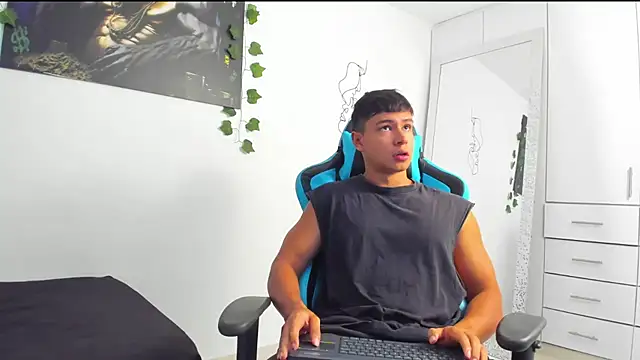 Snapshot of Bray_Kevin chatting on 03.03.25 Bray Kevin online show from 03.03.25