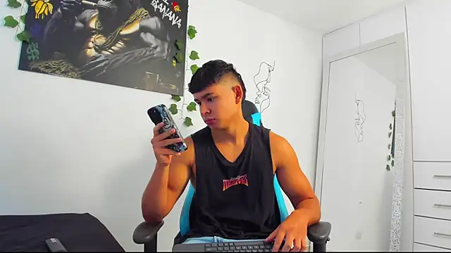 Snapshot of Bray_Kevin chatting on 03.10.25 Bray Kevin online show from 03.10.25