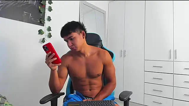 Snapshot of Bray_Kevin chatting on 09.11.25 Bray Kevin online show from 09.11.25