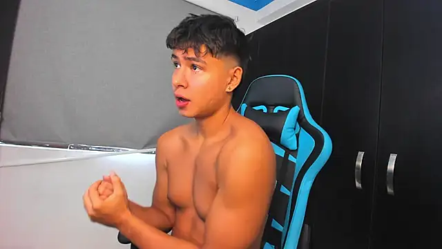 Snapshot of Bray_Kevin chatting on 10.22.25 Bray Kevin online show from 10.22.25