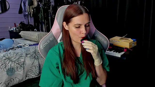 Snapshot of Stroynyash chatting on 11.14.25 Stroynyash online show from 11.14.25