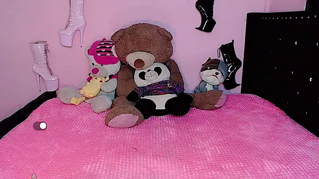 Snapshot of Ciinamonloren chatting on 03.19.25 Ciinamonloren online show from 03.19.25