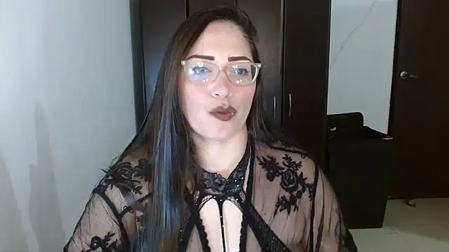 Snapshot of natashasmithe chatting on 10.12.25 natashasmithe online show from 10.12.25