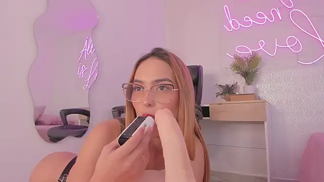 Snapshot of Abby-me chatting on 01.07.25 Abby-me online show from 01.07.25