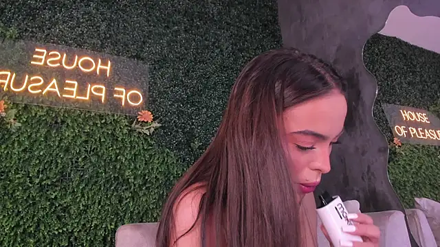 Snapshot of Abby-me chatting on 03.22.25 Abby-me online show from 03.22.25