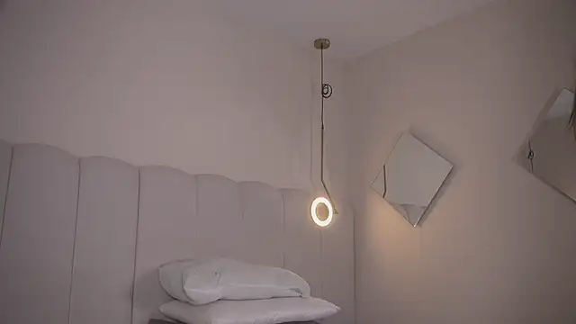 Snapshot of Abby-me chatting on 10.27.25 Abby-me online show from 10.27.25