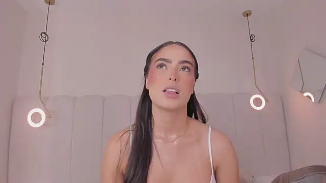 Snapshot of Abby-me chatting on 11.03.25 Abby-me online show from 11.03.25