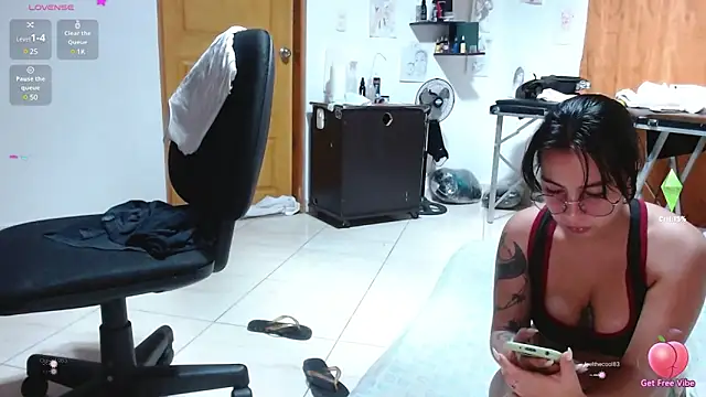 Snapshot of Tiffany_prettygirl chatting on 02.21.25 Tiffany prettygirl online show from 02.21.25