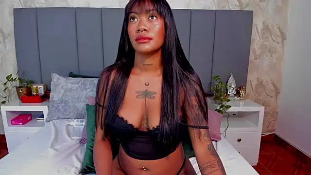 Snapshot of JulianaMiller chatting on 09.25.25 JulianaMiller online show from 09.25.25