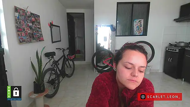 Scarletleon77 online show from 09.30.25