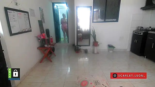 Scarletleon77 online show from 04.21.26