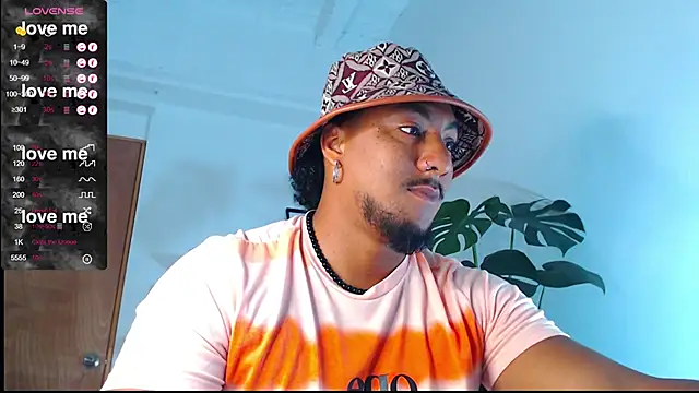 yosoy enzo2020 online show from 02.24.25