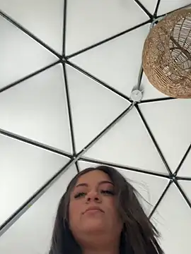 sarah-bonneth online show from 02.06.25