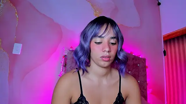 Snapshot of Khassia_f32 chatting on 03.18.25 Khassia f32 online show from 03.18.25