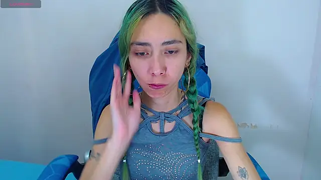 Snapshot of Erika_Stevens chatting on 10.12.25 Erika Stevens online show from 10.12.25