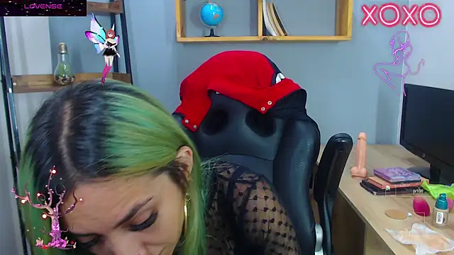 Snapshot of Erika_Stevens chatting on 10.28.25 Erika Stevens online show from 10.28.25