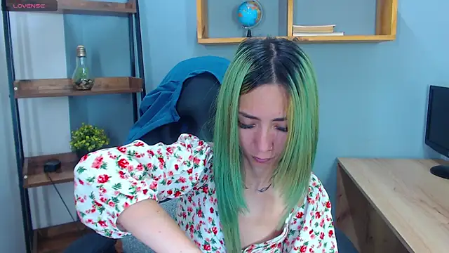 Snapshot of Erika_Stevens chatting on 11.05.25 Erika Stevens online show from 11.05.25