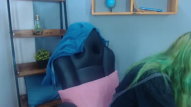 Snapshot of Erika_Stevens chatting on 11.15.25 Erika Stevens online show from 11.15.25