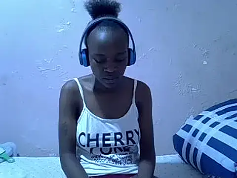 Snapshot of just_nuru chatting on 03.04.25 just nuru online show from 03.04.25