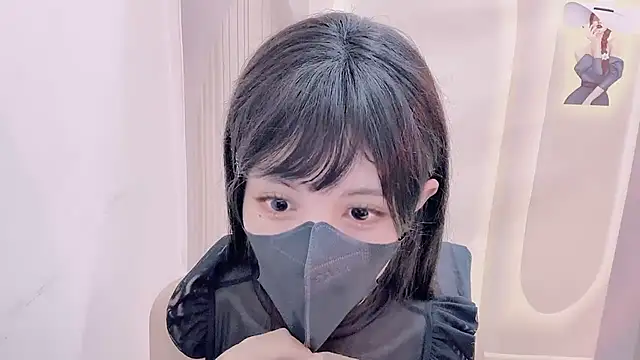 Snapshot of Cici_babier chatting on 10.27.25 Cici babier online show from 10.27.25