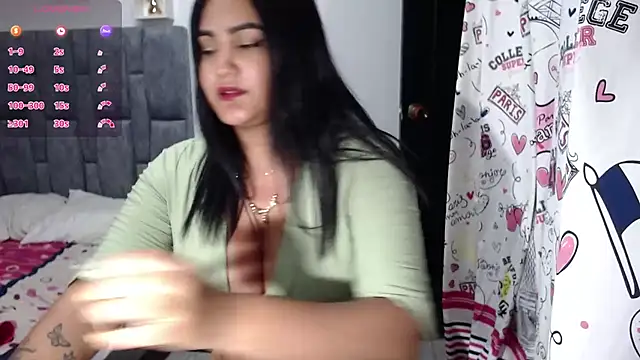 Snapshot of Alicelunaa chatting on 03.21.25 Alicelunaa online show from 03.21.25