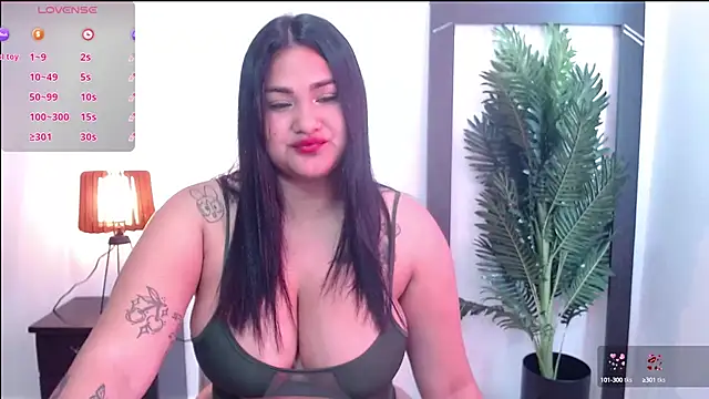 Snapshot of Alicelunaa chatting on 10.07.25 Alicelunaa online show from 10.07.25