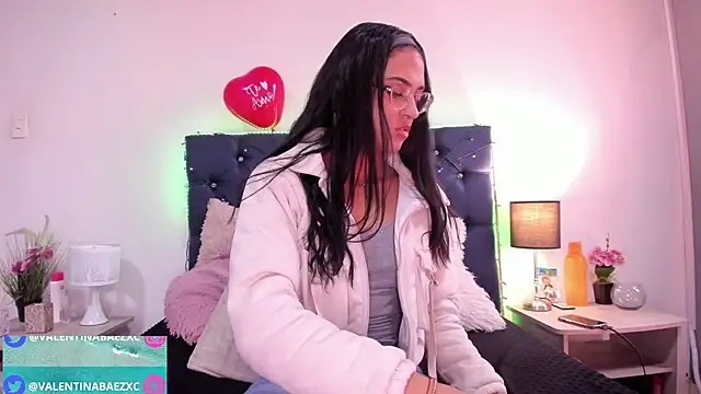 valentinabaez online show from 02.19.25