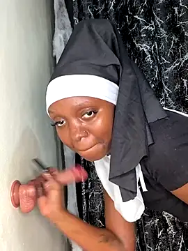 Snapshot of Sexy_barb2 chatting on 10.31.25 Sexy barb2 online show from 10.31.25