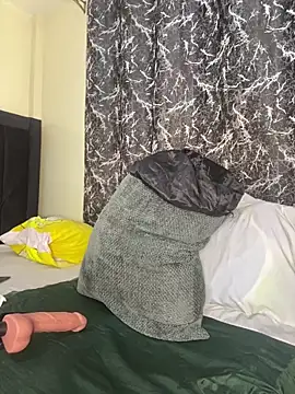 Snapshot of Sexy_barb2 chatting on 02.17.26 Sexy barb2 online show from 02.17.26