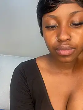 Snapshot of hot_daily chatting on 02.04.25 hot daily online show from 02.04.25