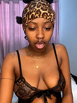 Snapshot of hot_daily chatting on 11.09.25 hot daily online show from 11.09.25