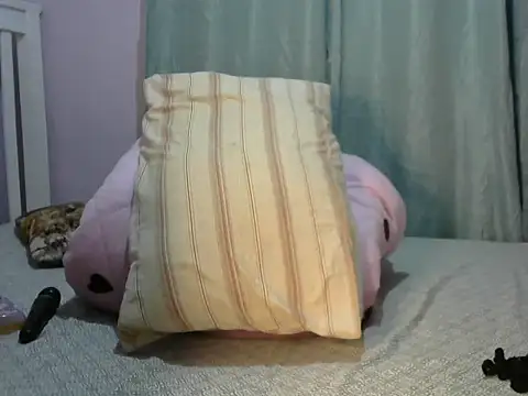 Snapshot of nuts_african chatting on 10.29.25 nuts african online show from 10.29.25