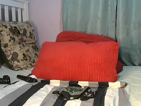 Snapshot of nuts_african chatting on 11.27.25 nuts african online show from 11.27.25