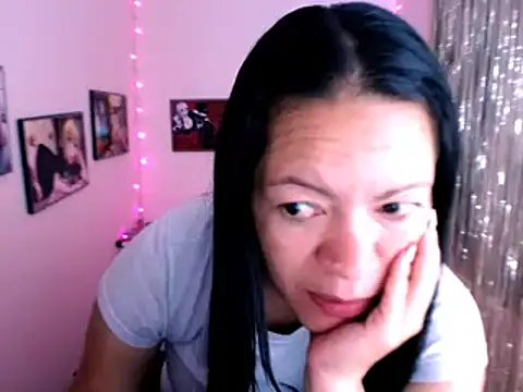 Snapshot of Cristal_w chatting on 01.16.25 Cristal w online show from 01.16.25