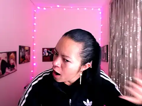 Snapshot of Cristal_w chatting on 01.21.25 Cristal w online show from 01.21.25