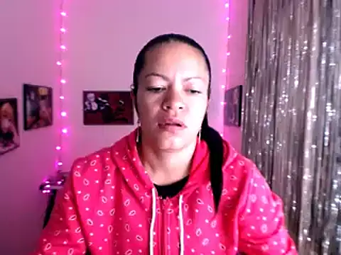 Snapshot of Cristal_w chatting on 02.03.25 Cristal w online show from 02.03.25