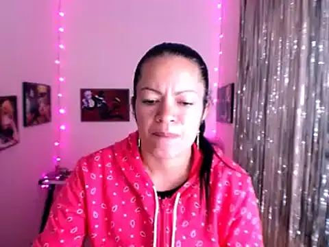 Snapshot of Cristal_w chatting on 02.03.25 Cristal w online show from 02.03.25