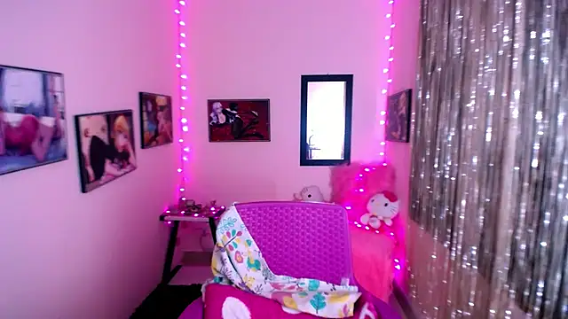 Snapshot of Cristal_w chatting on 02.06.25 Cristal w online show from 02.06.25