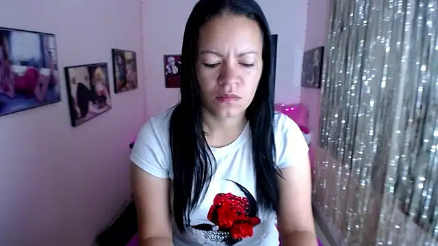 Snapshot of Cristal_w chatting on 02.12.25 Cristal w online show from 02.12.25